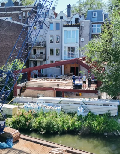bouw-staalconstructie-kantoorgebouw-amsterdam Bouw van de staalconstructie van het kantoorgebouw in Amsterdam
